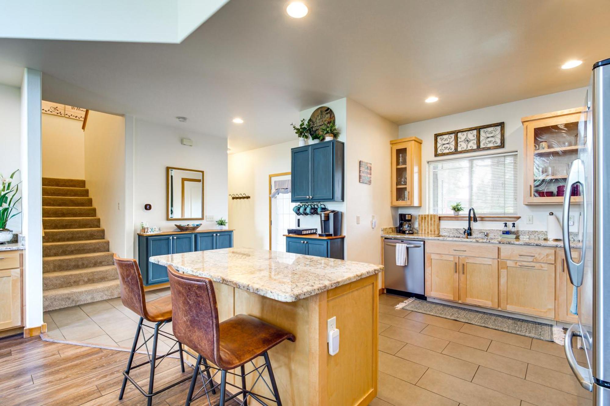 Klamath Falls Getaway With Pool And Hot Tub Access! Kültér fotó